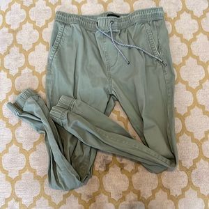 Men’s green Aeropostale, cargo jogger small